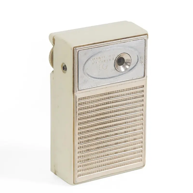 Nobility Vintage Cream-Colored Tabletop Radio 1